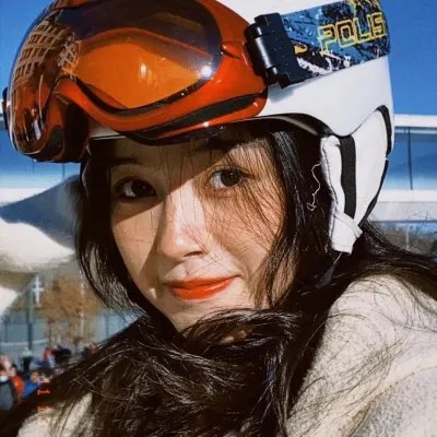 那些受伤的脸孔海报